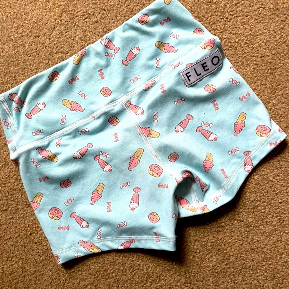 COPY - FLEO doughnut print shorts
